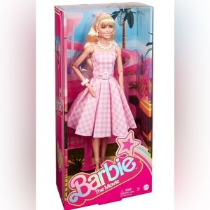 @Barbie The Movie Collectible Doll, Margot Robbie as Barbie in Pink Gingh…